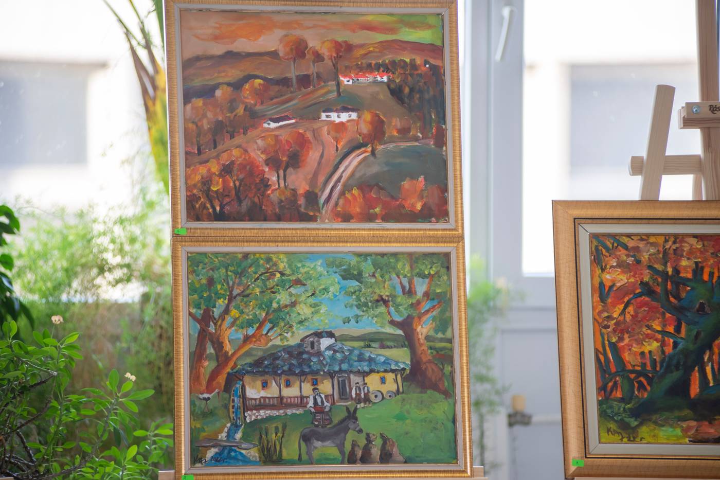 Ботевградският художник Володя Казаков гостува с изложба живопис в Община Мездра 